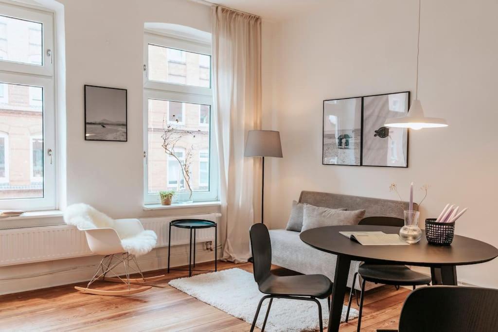 Altbautraum! 2 Zimmer Mit 24H Check-In Kiel Luaran gambar